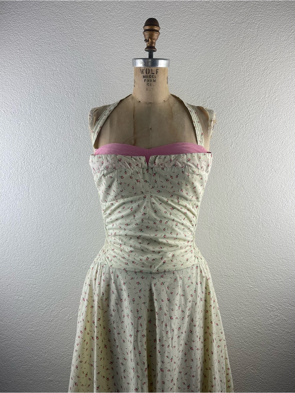 Vintage l 50s L Cole of CA Pinup Shelf Bust Rose Floral Circle Halter Sundress